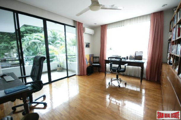 Private House | Spacious 4-Bedroom Home For Rent With Tranquil Atmosphere, Walking Distance to Ekamai BTS Station-16