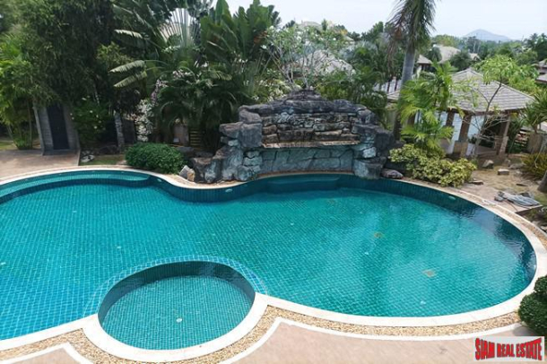 Baan Dusit Pattaya Lake | Beautiful Four Bedroom Pool Villa with Waterfall and Extra for Sale in Na  Jomtien-12