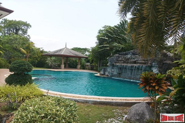Baan Dusit Pattaya Lake | Beautiful Four Bedroom Pool Villa with Waterfall and Extra for Sale in Na  Jomtien-3