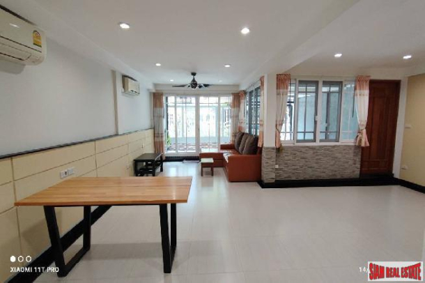 Thonglor Townhouse | Spacious 3 Bedrooms, 2 Bathrooms, 170 sq.m. | Tranquil Living with a Beautiful View, Prime Thonglor Location-5