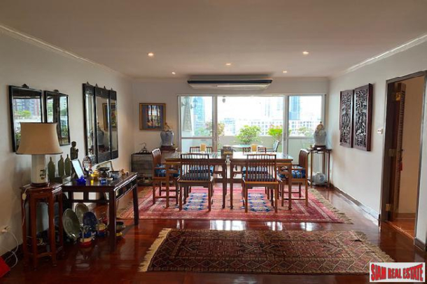 Regent on the Park II | Large 3 Bed Condo on the 8th Floor with 5 Balconies and Open Green Views at Sukhumvit 61, Ekkamai-1