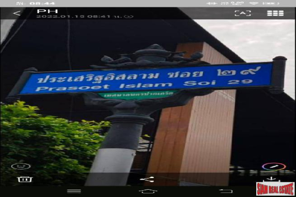 800 Sqm of Residential Land for Sale in Chaengwattana-5