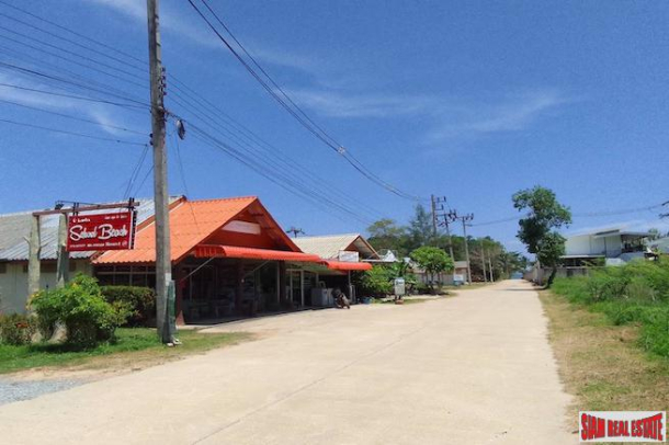 Lanta School Beach Resort | Cozy 14 Room Tropical Resort + 1 Additional Rai of Land for Sale in Koh Lanta-10