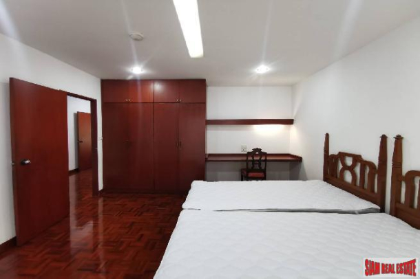 Spacious 3 Bedrooms and 3 Bathrooms Condominium for Rent in Phrom Phong Area of Bangkok-13