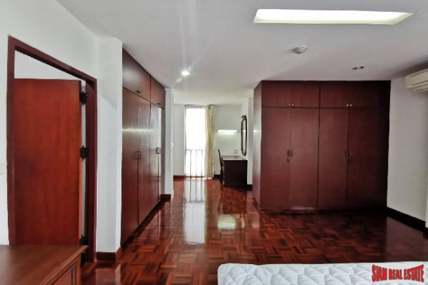 Spacious 3 Bedrooms and 3 Bathrooms Condominium for Rent in Phrom Phong Area of Bangkok-9
