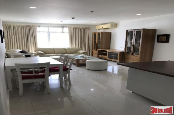 Sukhumvit City Resort | 2 Bedrooms and 87 Sqm, 26th Floor in Nana-1