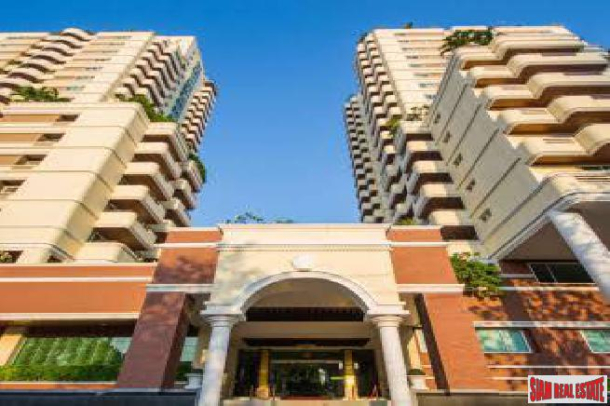 Piyathip Place Apartments | 3 Bedrooms and 3 Bathrooms for Rent in Phrom Phong Area of Bangkok-1