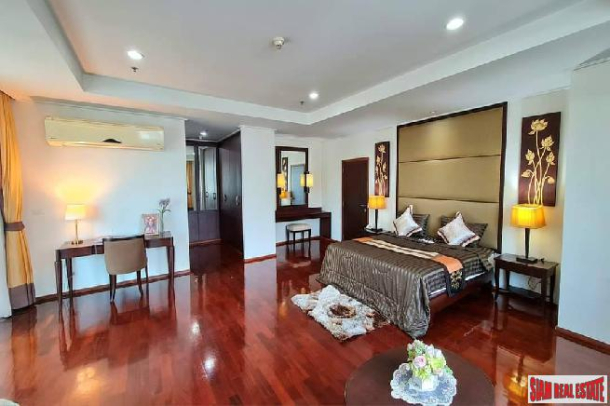 Piyathip Place Apartments | 3 Bedrooms and 3 Bathrooms for Rent in Phrom Phong Area of Bangkok-10