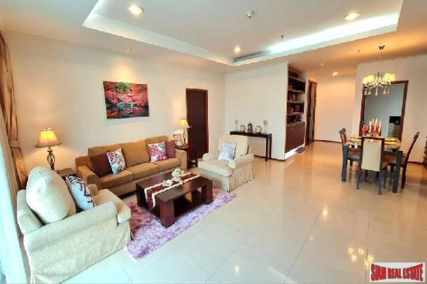 Piyathip Place Apartments | 3 Bedrooms and 3 Bathrooms for Rent in Phrom Phong Area of Bangkok-14