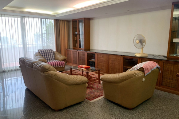 Supalai Place | 3 Bed Penthouse Condo in the City Centre at Sukhumvit 39, Phrom Phong-20