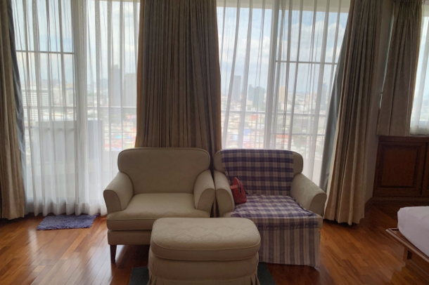 Supalai Place | 3 Bed Penthouse Condo in the City Centre at Sukhumvit 39, Phrom Phong-5