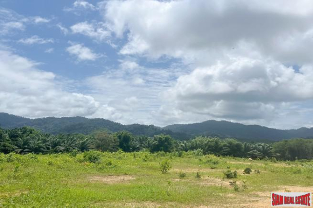 A large plot of 101 rai with clear water stream and mountain view for sale in Khuekkhak, Phangnga-7