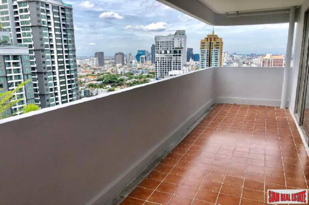 DS Tower 1 | 32nd Floor, Large 4 Bedroom Apartment In Phrom Phong-12