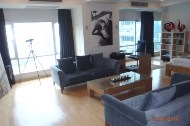 The Trendy Condo |  Large 74 sqm One Bedroom for Rent on Sukhumvit Soi 13-5