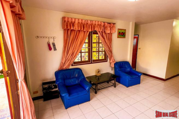 Charming 5 Bed House in a Gated Community 20 Minutes from Don Mueng International Airport-9
