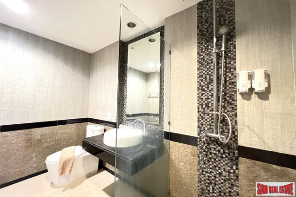 Charming 12-Room Hotel Boasting Mesmerizing Mountain Views for Sale in the Heart of Ao Nang, Krabi.-12