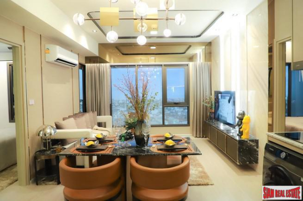 New High-Rise Condo with Roof Top Facilities next to BTS Pho Nimit, Krung Thonburi - 2 Bed Units-14