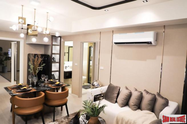 New High-Rise Condo with Roof Top Facilities next to BTS Pho Nimit, Krung Thonburi - 2 Bed Units-8