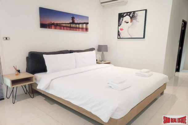 Modern Luxury: 3-Bedroom, 3-Bathroom, House for Sale in Naiharn, Phuket-16