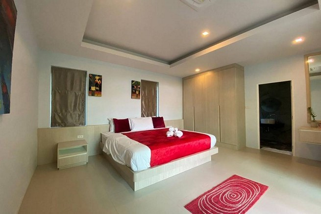 Sa Bai 3-Bedroom Pool Villa in CherngTalay-12