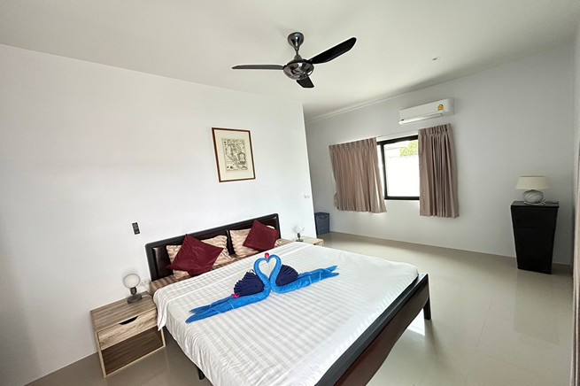 Private Tropical Retreat 3-Bedroom, 3-Bathroom Villa for Rent in Rawai-8