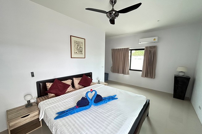 Private Tropical Retreat 3-Bedroom, 3-Bathroom Villa for Rent in Rawai-4