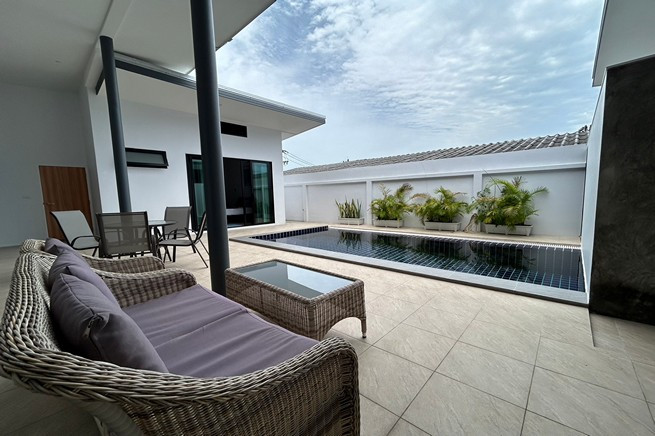 Private Tropical Retreat 3-Bedroom, 3-Bathroom Villa for Rent in Rawai-3