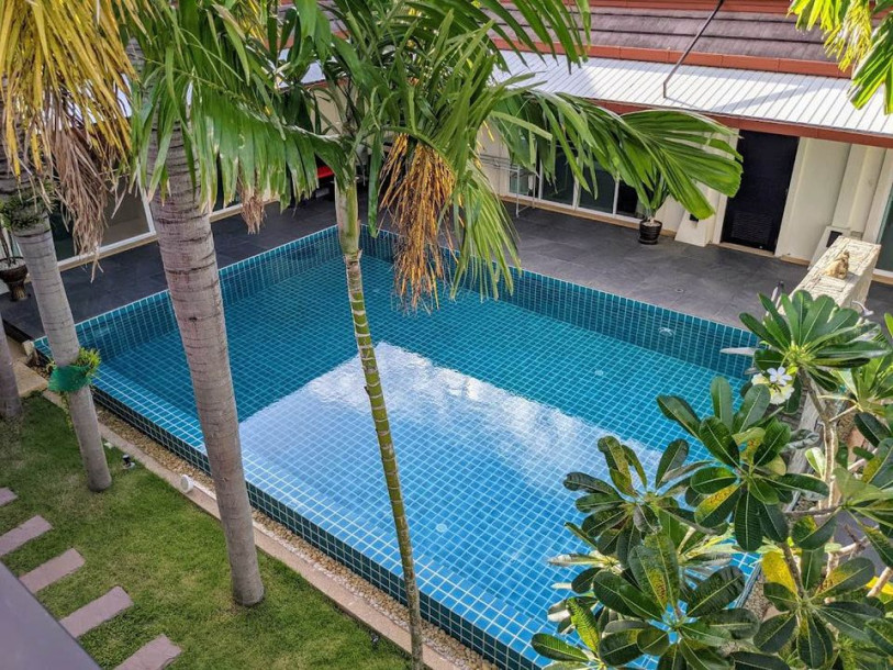 Spacious 5 bed 5 bath pool villa with 800 sqm garden in Rawai Phuket for long-term rent-14