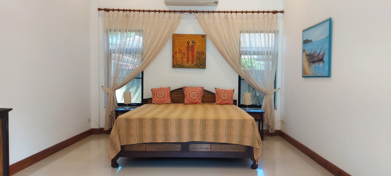 Spacious 4-bedroom private pool villa in Chalong Estate-17