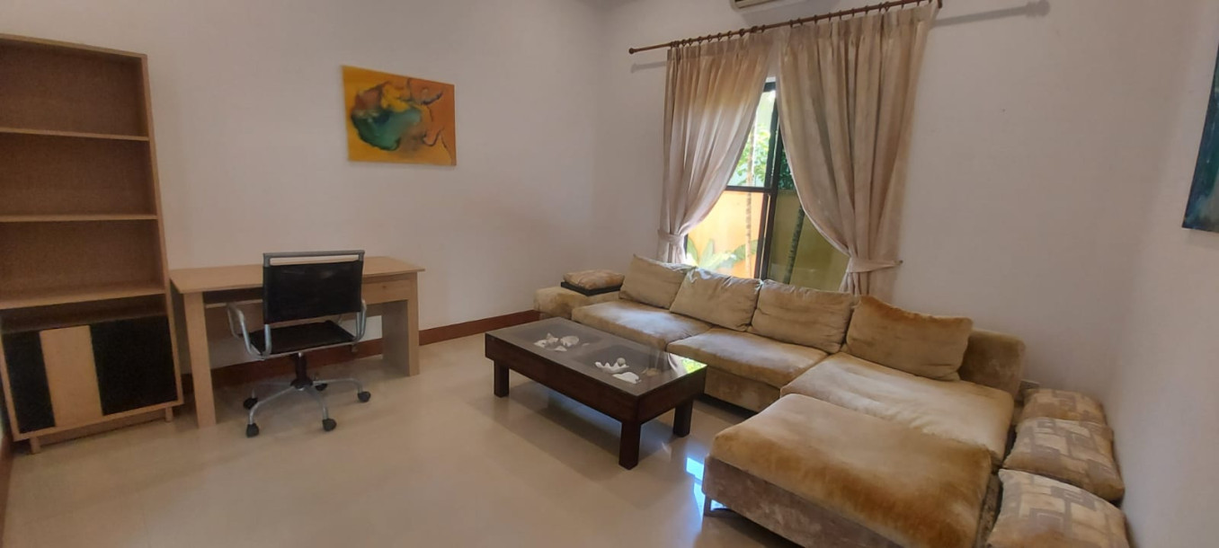 Spacious 4-bedroom private pool villa in Chalong Estate-5