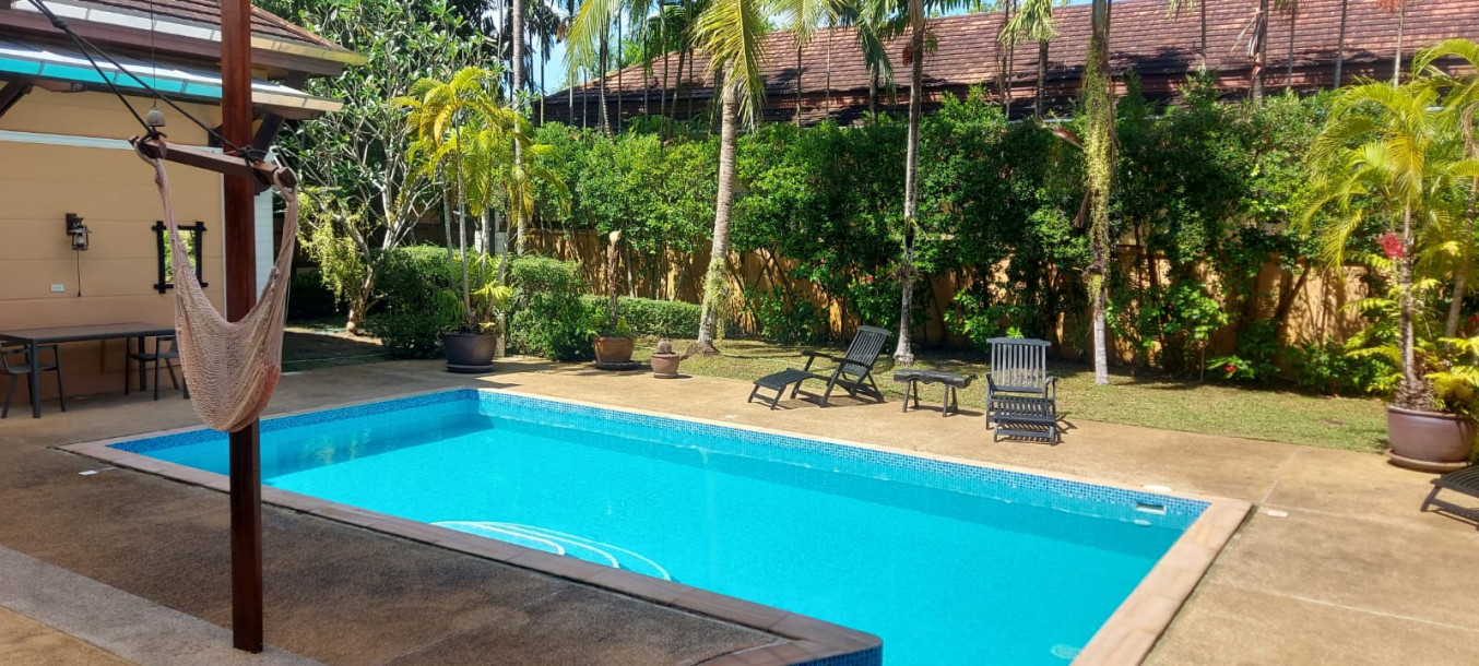 Spacious 4-bedroom private pool villa in Chalong Estate-3