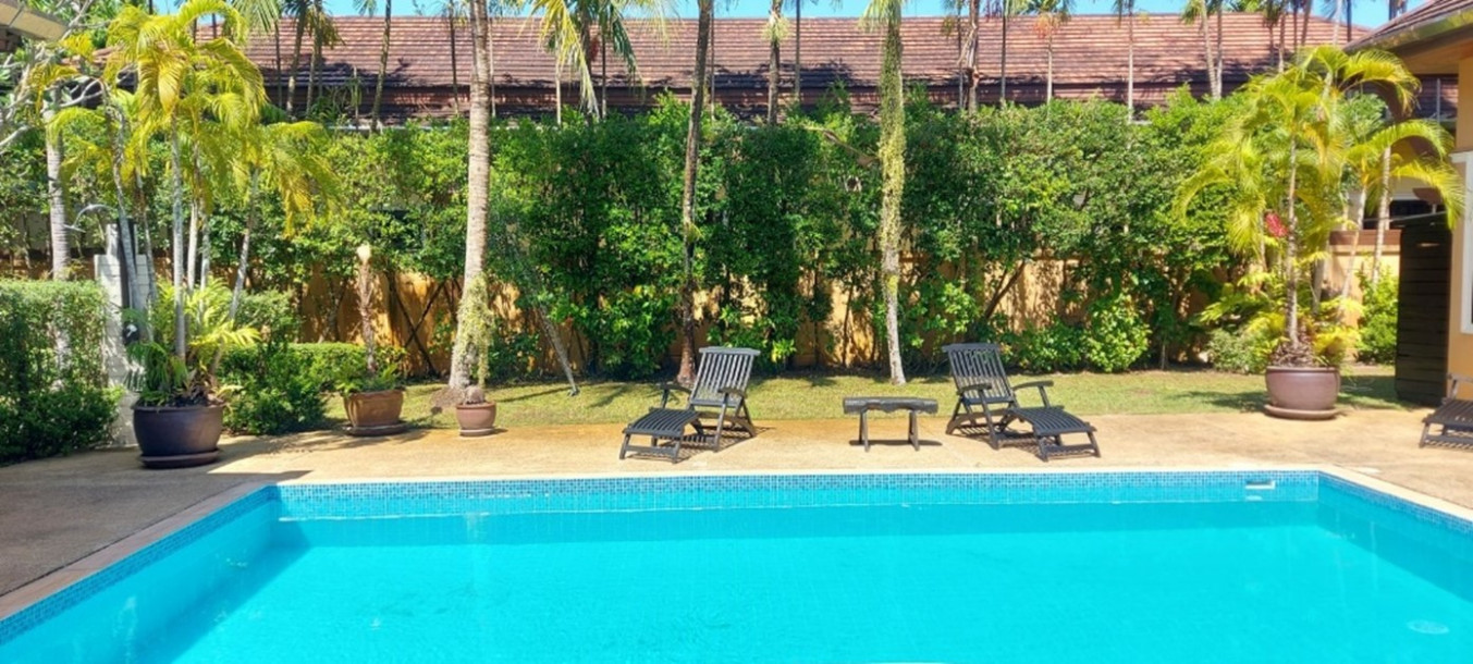 Spacious 4-bedroom private pool villa in Chalong Estate-4
