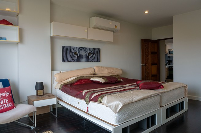 Ideal Coastal Retreat! Stunning Seaview 2 Bed, 2 Bath  Condominium in Patong-15